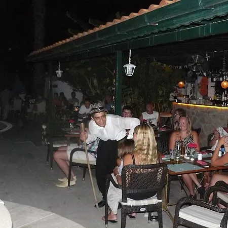 Ξενοδοχείο με διαμερίσματα Club Mel