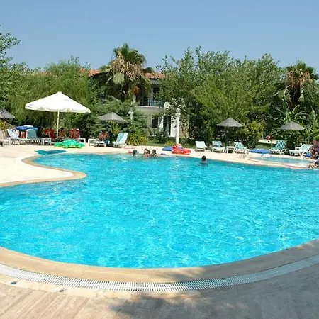 Ξενοδοχείο με διαμερίσματα Club Mel *
