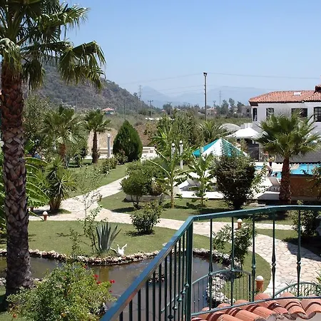 Club Mel Aparthotel *
